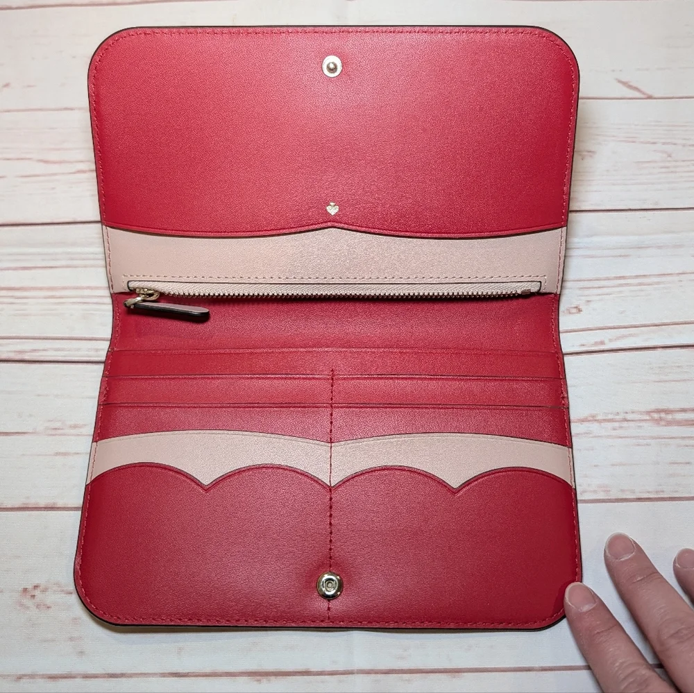 🎉 SALE 🎉 Like New Kate Spade Scallop Wallet Clutch - Picture 3 of 6